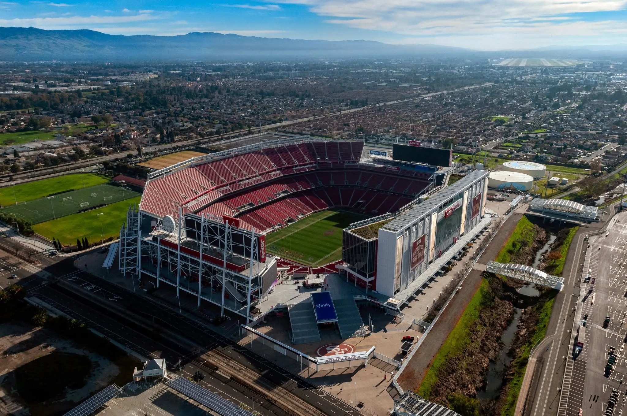 Aerial photograph of Levi's Stadium in Santa Clara